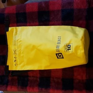 Gear Beast ultra dry 10 dry bag